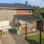 Gorgeous Home In Tromoya With Wifi * Veden
