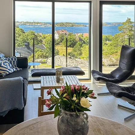 4 Bedroom Gorgeous In Tromoya Veden