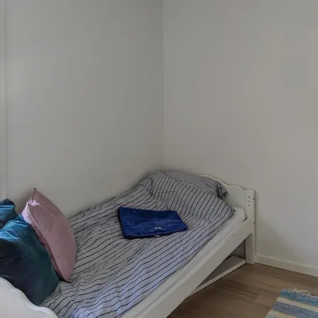 4 Bedroom Gorgeous In Tromoya *