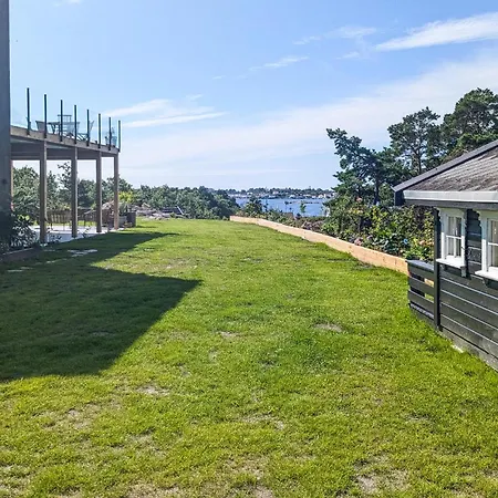 4 Bedroom Gorgeous In Tromoya * Veden