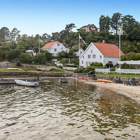 4 Bedroom Gorgeous In Tromoya Feriehus Veden