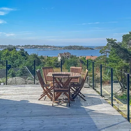 4 Bedroom Gorgeous In Tromoya Veden