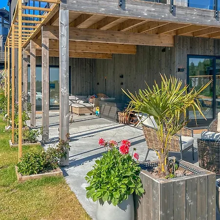 Gorgeous Home In Tromoya With Wifi Dom wakacyjny Veden