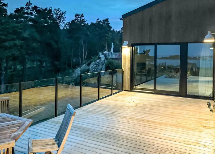 4 Bedroom Gorgeous In Tromoya * Veden