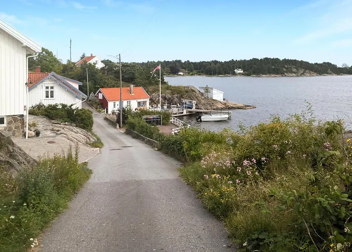 4 Bedroom Gorgeous In Tromoya *