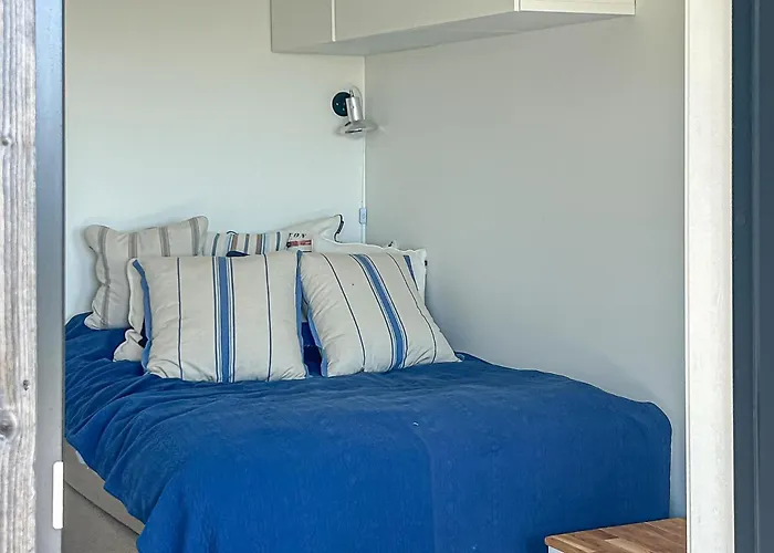 4 Bedroom Gorgeous In Tromoya Holiday home Veden