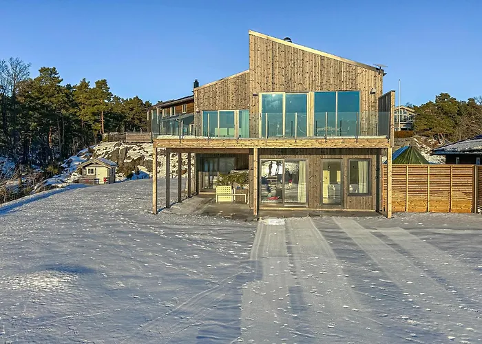 Holiday home 4 Bedroom Gorgeous In Tromoya