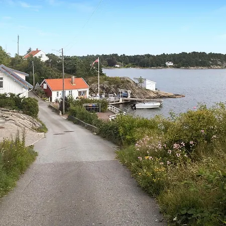 4 Bedroom Gorgeous In Tromoya *