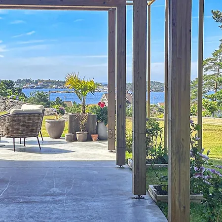 4 Bedroom Gorgeous In Tromoya