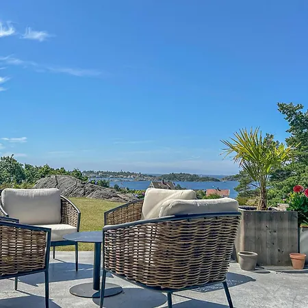 4 Bedroom Gorgeous In Tromoya Feriehus Veden